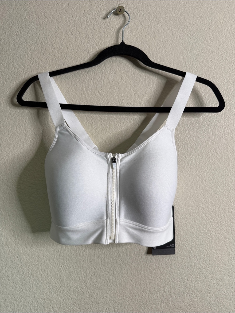 Under Armour high support zip front sports bra women’s medium NWT white